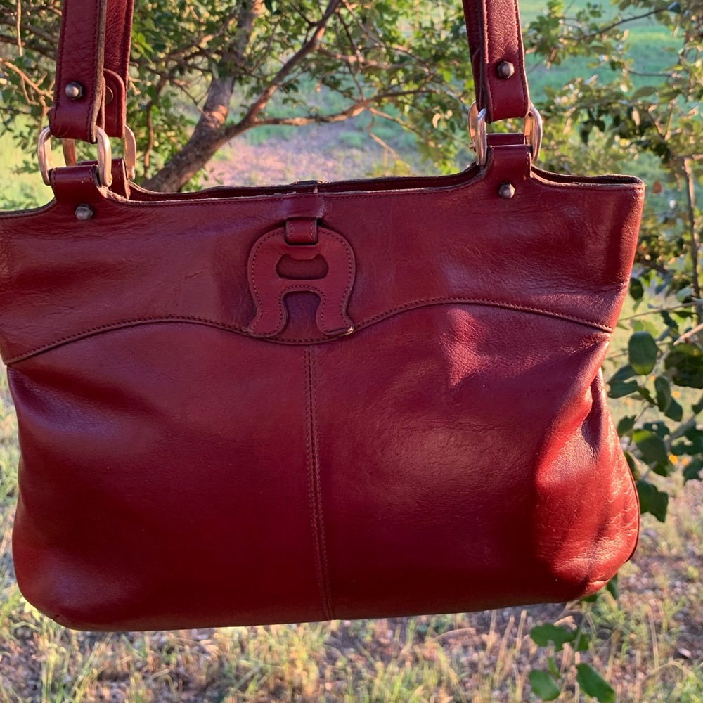 Etienne Aigner Red Oxblood Leather Shoulder Bag - Picture 9 of 16